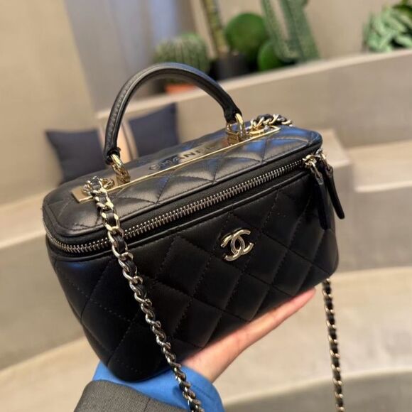 Chanel Handbags - Chanel Women Pre-Loved Bag Very Good Condition
